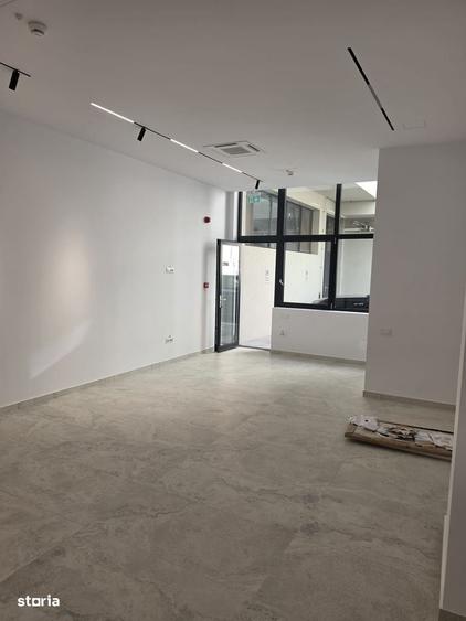 Spațiu comercial, de 48 mp, în Central