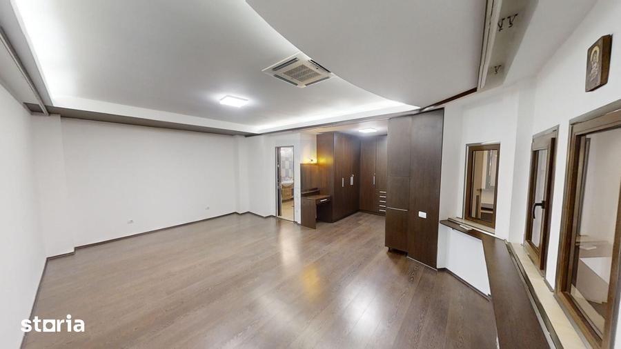 Apartament cu 5 camere decomandat în Grivița