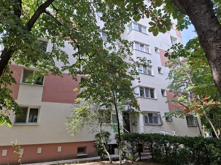 Apartament cu 2 camere decomandat, mobilat în Basarabia