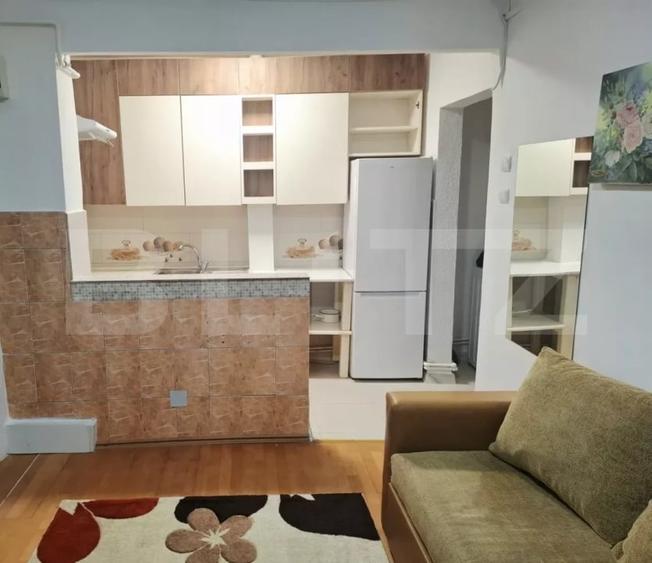 Apartament cu 2 camere semidecomandat, mobilat în Tătărași