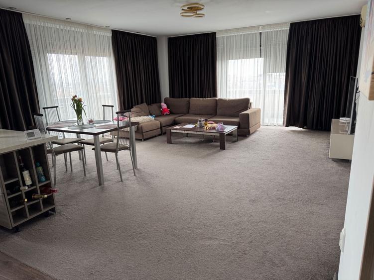 Apartament cu 3 camere decomandat în Albert