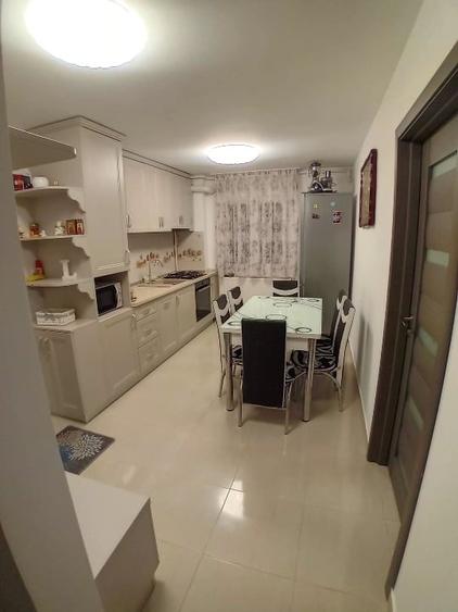 Apartament cu 4 camere decomandat, mobilat în Șagului