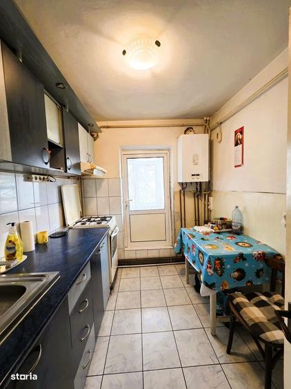 Etaj 2-Podul de Fier-Intersectie-2 Camere Decomandat-bloc 81' - 7
