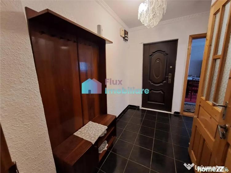 Apartament cu 3 camere decomandat în Obcini