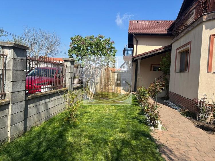 Casă individuală cu 5 camere cu Canalizare în Remetea Mare
