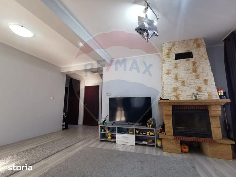 Casă cu 7 camere cu Teren 342 Mp în Tokai