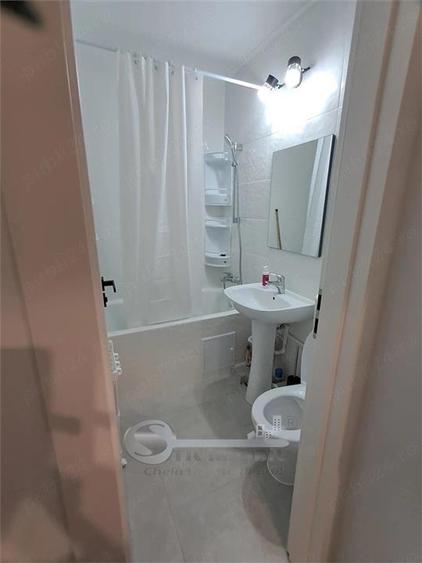 Apartament cu 2 camere decomandat în Hala Centrală
