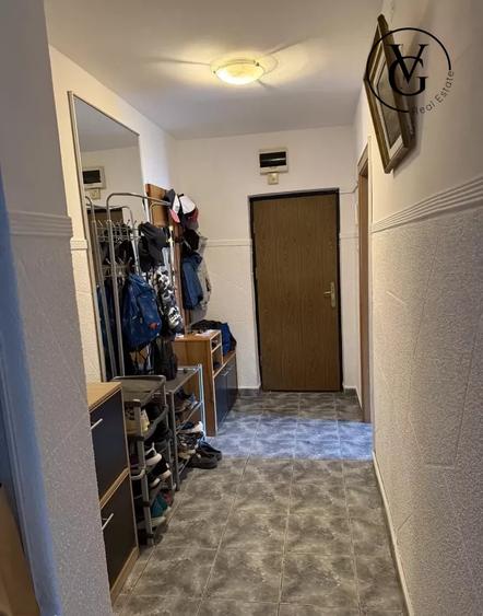 Apartament cu 4 camere decomandat în Inel II