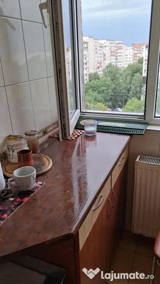 Garsonieră în Apărătorii Patriei