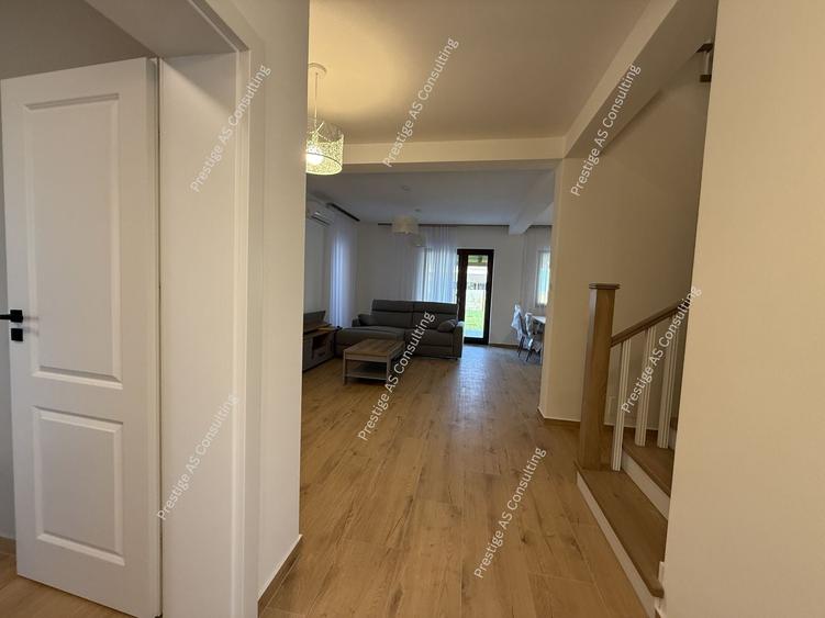 Duplex cu 5 camere cu Canalizare în Giroc