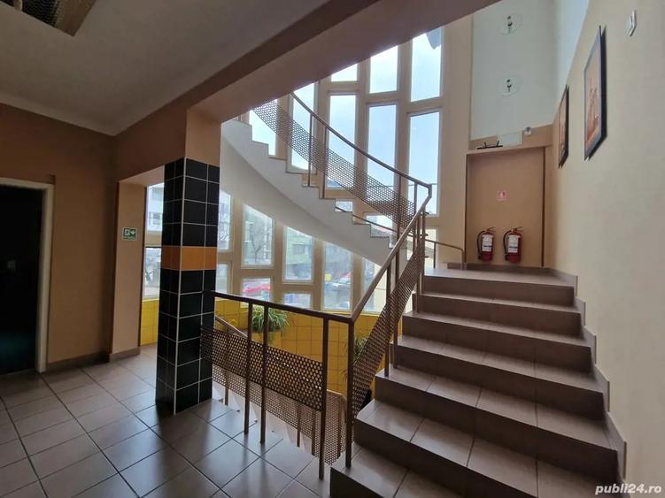 Spațiu comercial, de 400 mp, în Girocului
