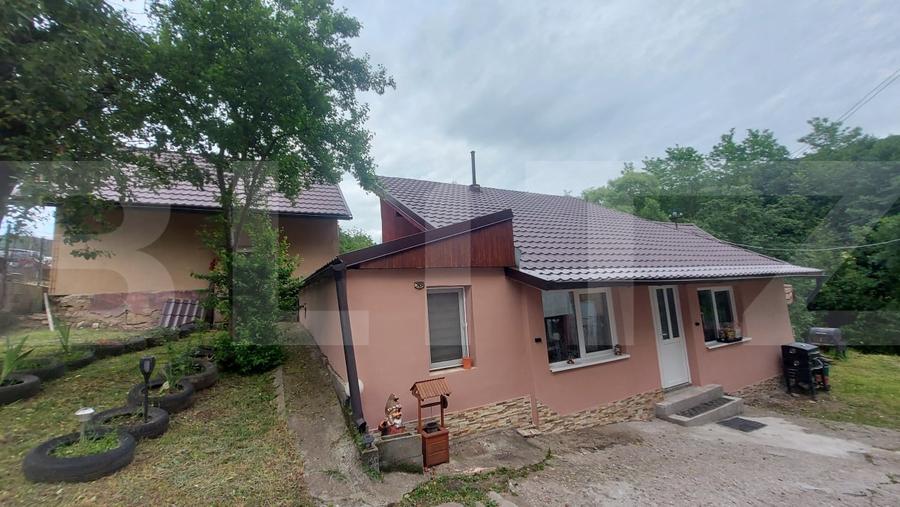 Casă individuală cu 7 camere cu Teren 1980 Mp în Vâlcele