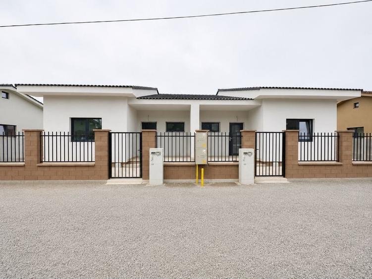 Duplex cu 3 camere cu Canalizare în Moșnița Nouă