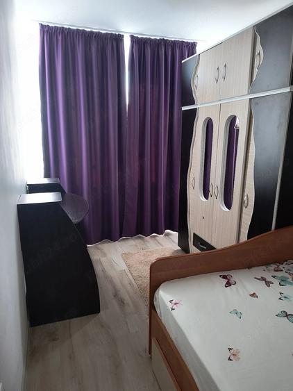 Apartament cu 3 camere semidecomandat în Central