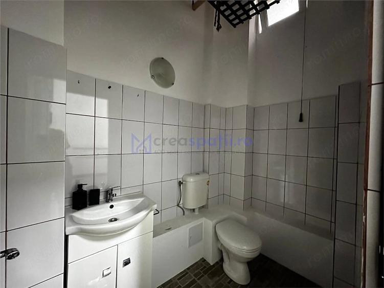 Spațiu comercial, de 52 mp, în Filiași