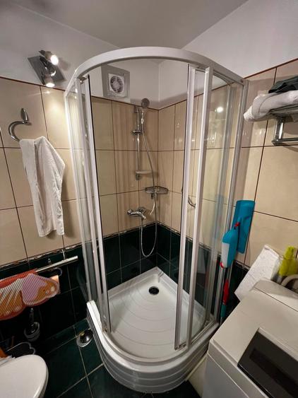 Apartament cu 3 camere decomandat în Drumul Taberei