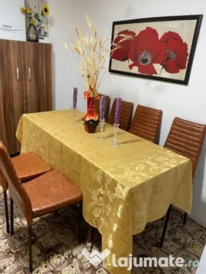 Apartament cu 4 camere decomandat în Central