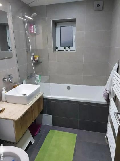 Apartament cu 3 camere decomandat, mobilat în Zorilor