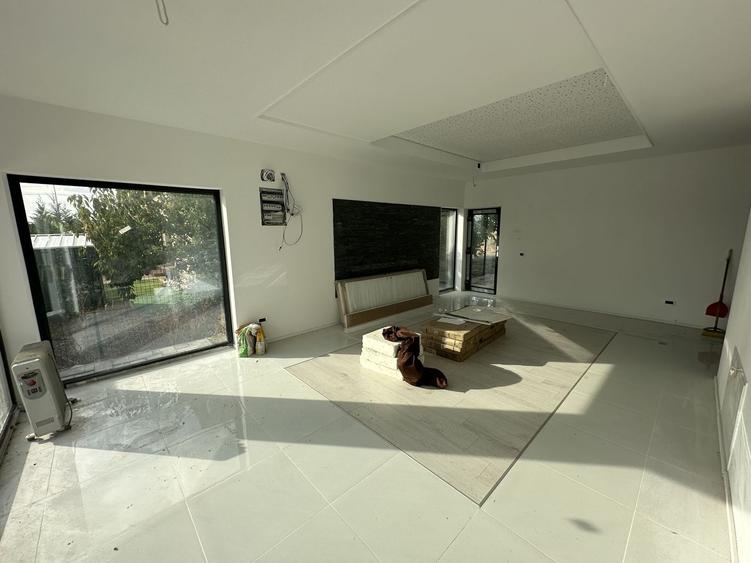 Duplex cu 5 camere cu Canalizare în Exterior Nord