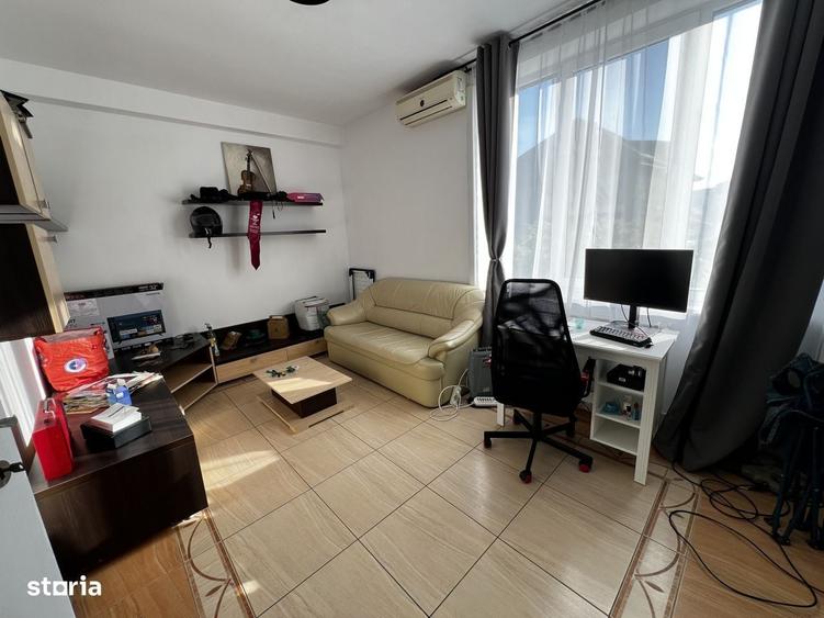 Apartament cu 3 camere decomandat în Bună Ziua