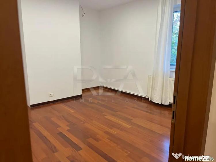Apartament cu 5 camere decomandat în Primăverii