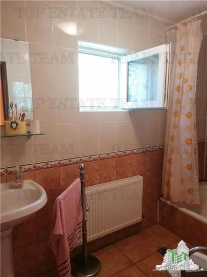 Casă individuală cu 7 camere cu Teren 825 Mp în Berevoești