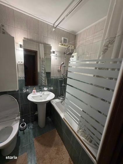 Apartament cu 3 camere decomandat în Drumul Taberei