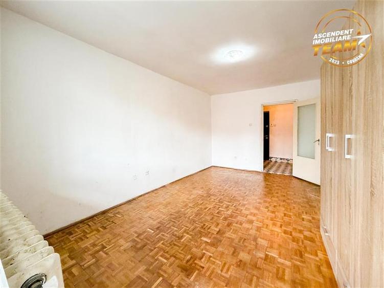 Apartament cu 2 camere nedecomandat, mobilat în Simeria
