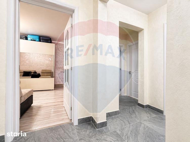 Apartament cu 3 camere decomandat în Republicii