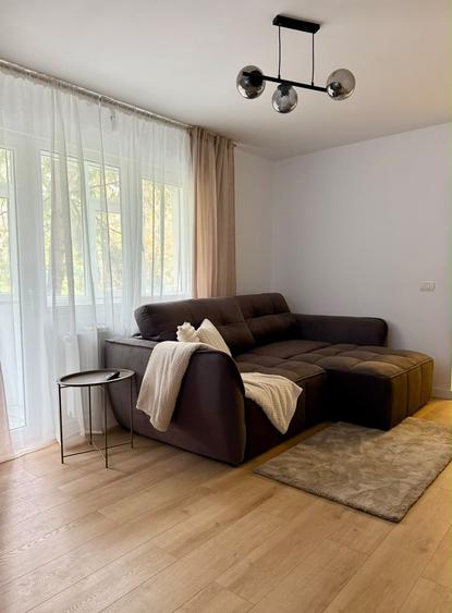 Apartament cu 3 camere, mobilat în Titan