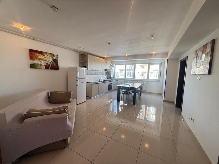 Apartament cu 3 camere decomandat în Tomis Nord
