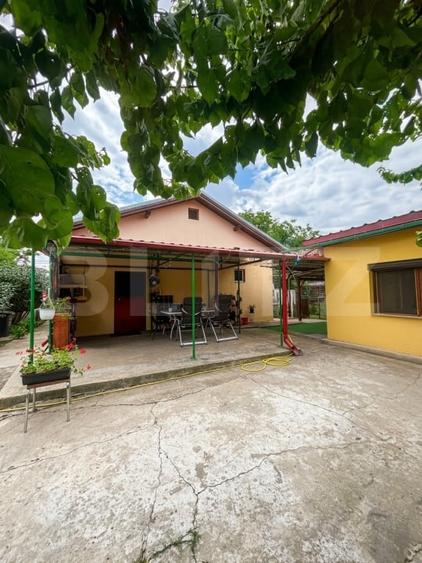 Casă individuală cu 6 camere cu Canalizare în Cetății