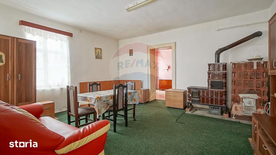 Casă cu 5 camere cu Teren 5417 Mp în Prejmer