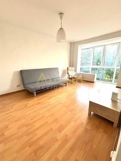 Apartament cu 3 camere decomandat în Tineretului