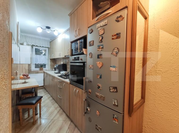 Apartament cu 2 camere semidecomandat, mobilat în 14 Mai