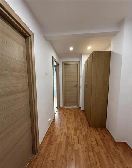 Apartament cu 3 camere decomandat, mobilat în Tei