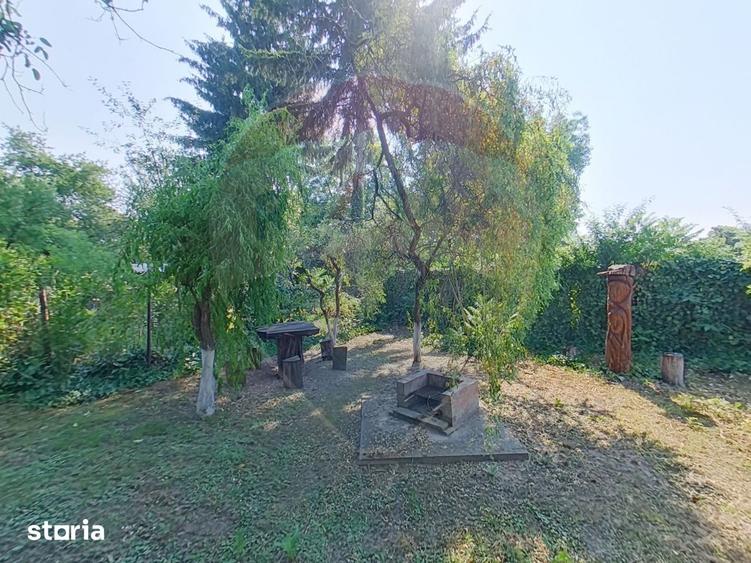 Casă cu 4 camere cu Teren 1439 Mp în Central