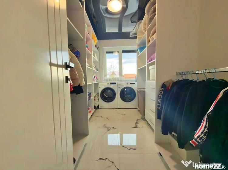 Casă cu 5 camere cu Teren 382 Mp în Zimandcuz