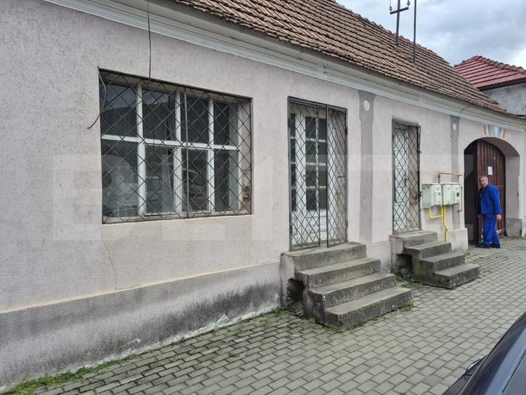 Casă individuală cu 5 camere cu Canalizare în Cugir