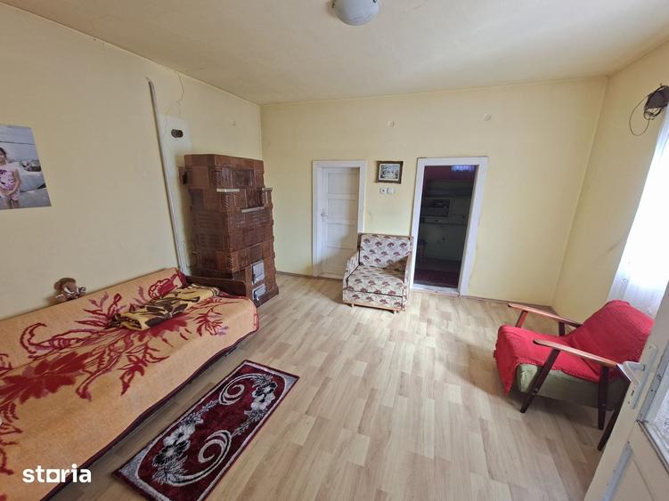 Casă cu 3 camere cu Teren 890 Mp în Burdea