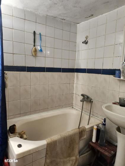 Casă cu 3 camere cu Teren 100 Mp în CFR