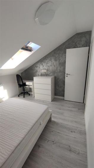 Apartament cu 3 camere semidecomandat, mobilat în Exterior Sud