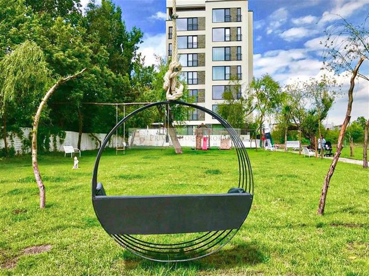 Apartament cu 2 camere semidecomandat, mobilat în Băneasa