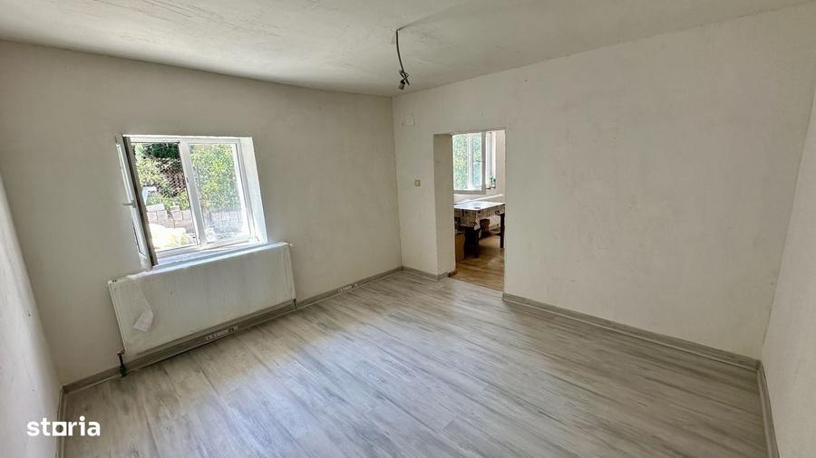 Casă cu 3 camere în Central
