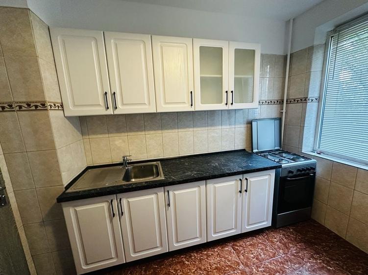 Apartament cu 3 camere decomandat în 1 Decembrie 1918