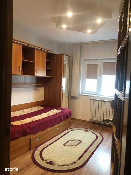 Apartament cu 3 camere decomandat în Delfinariu