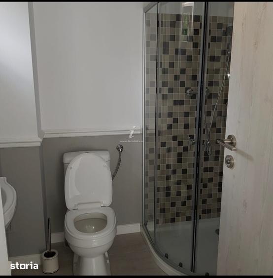 Casă cu Teren 900 Mp în Central