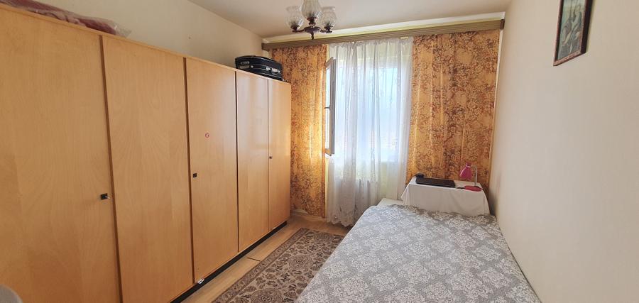 Vand apartament 2 camere , semidecomandat , zona Vasile Aaron - 3