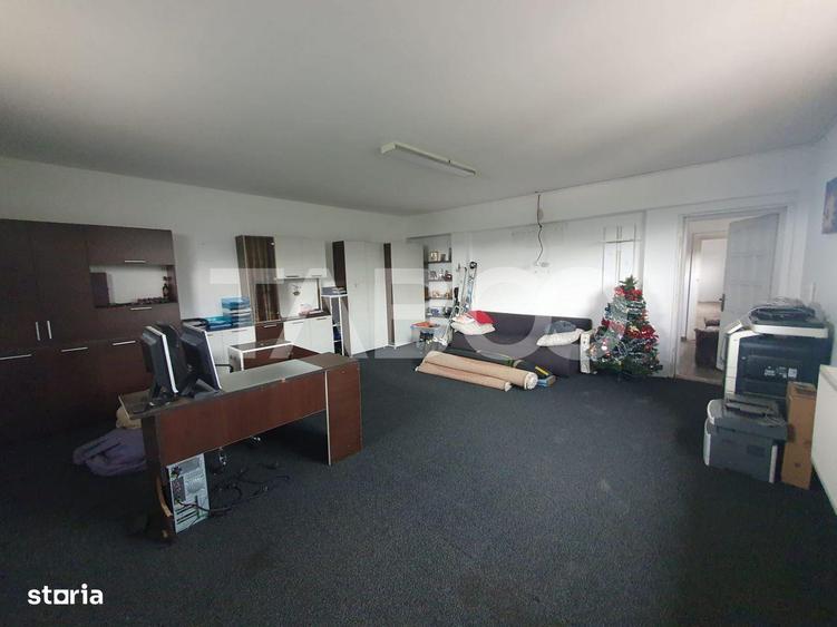 Spațiu comercial, de 1,500 mp, în Central