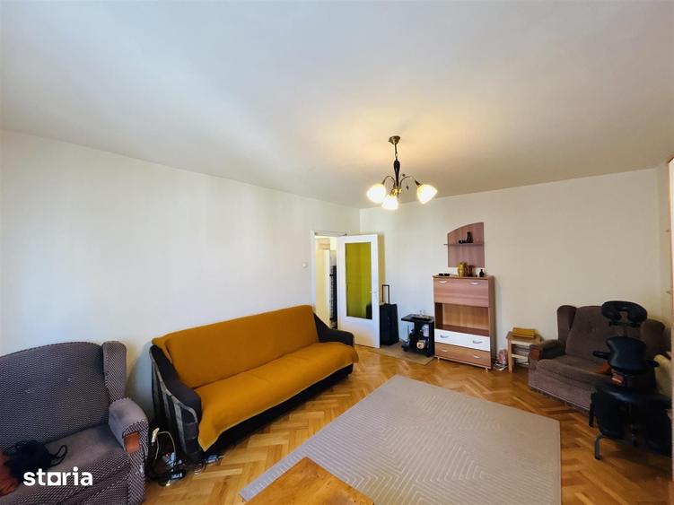 Apartament cu 3 camere decomandat în Terezian